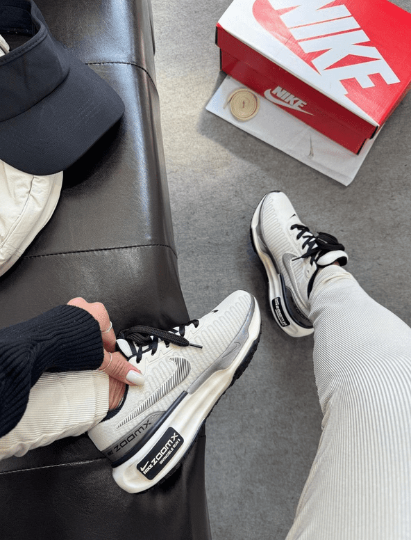 Nike Zommx Run3 Off White/Grafite - Imagem 3
