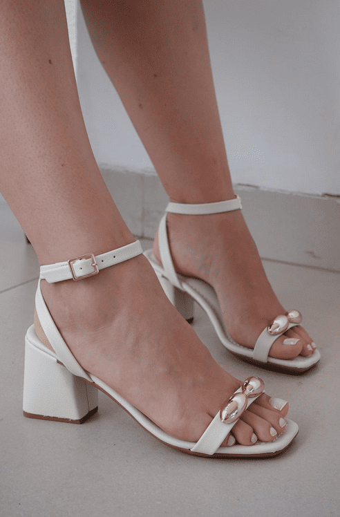 Sandália Salto Bloco Off White Laço