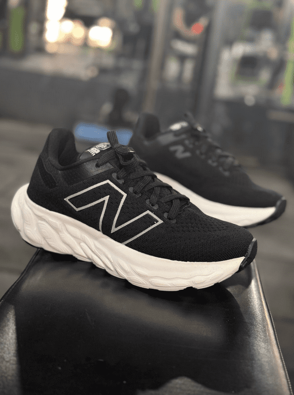New Balance 1080 Preto/Branco