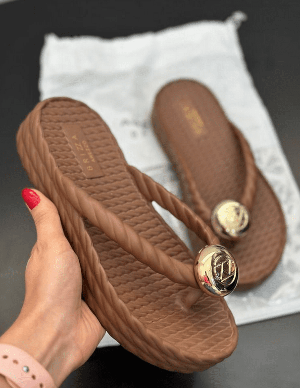 Chinelo Arezzo