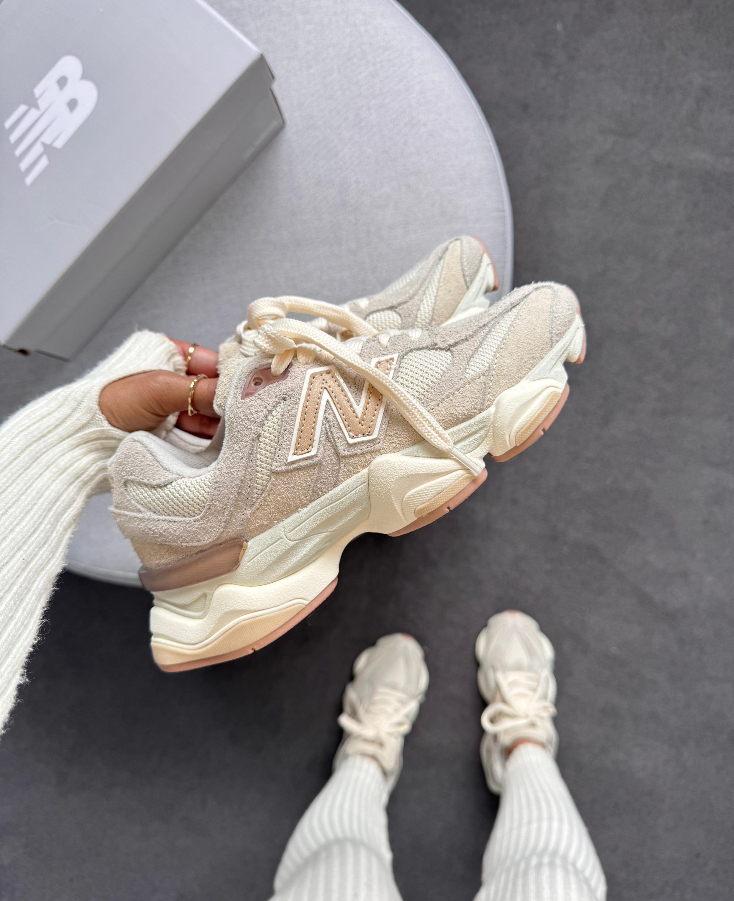 New Balance 9060 Off/Bege/Nude Couro Legítimo Importado