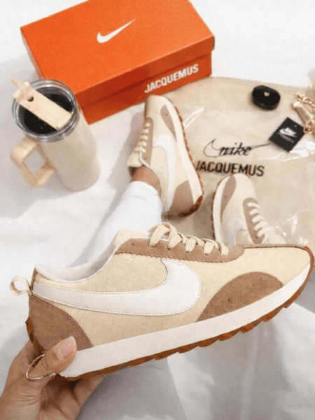 Nike Jacquemus Bege/Caramelo